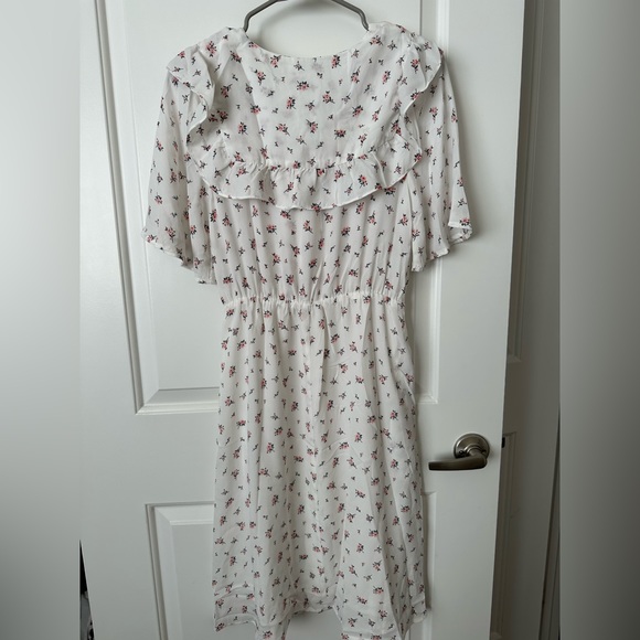 Beautiful dress like new - Picture 3 of 6